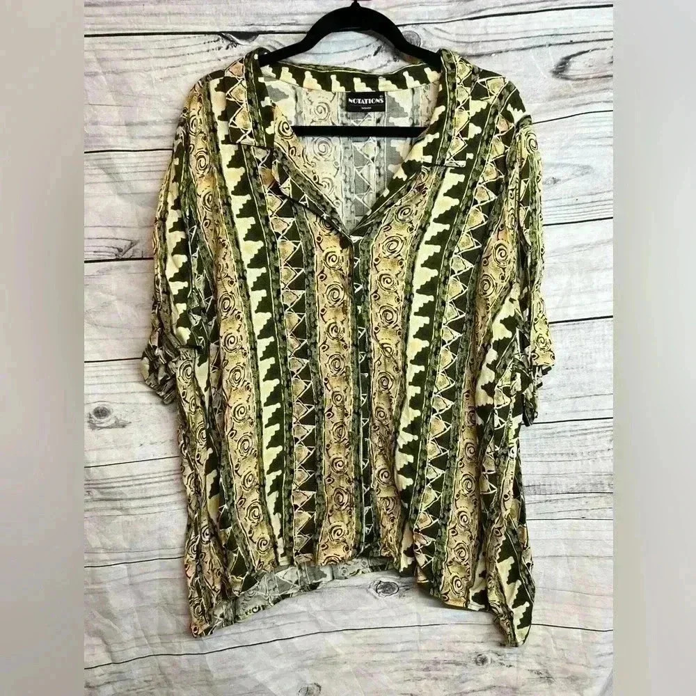 Notations vintage patterned v-neck button up top